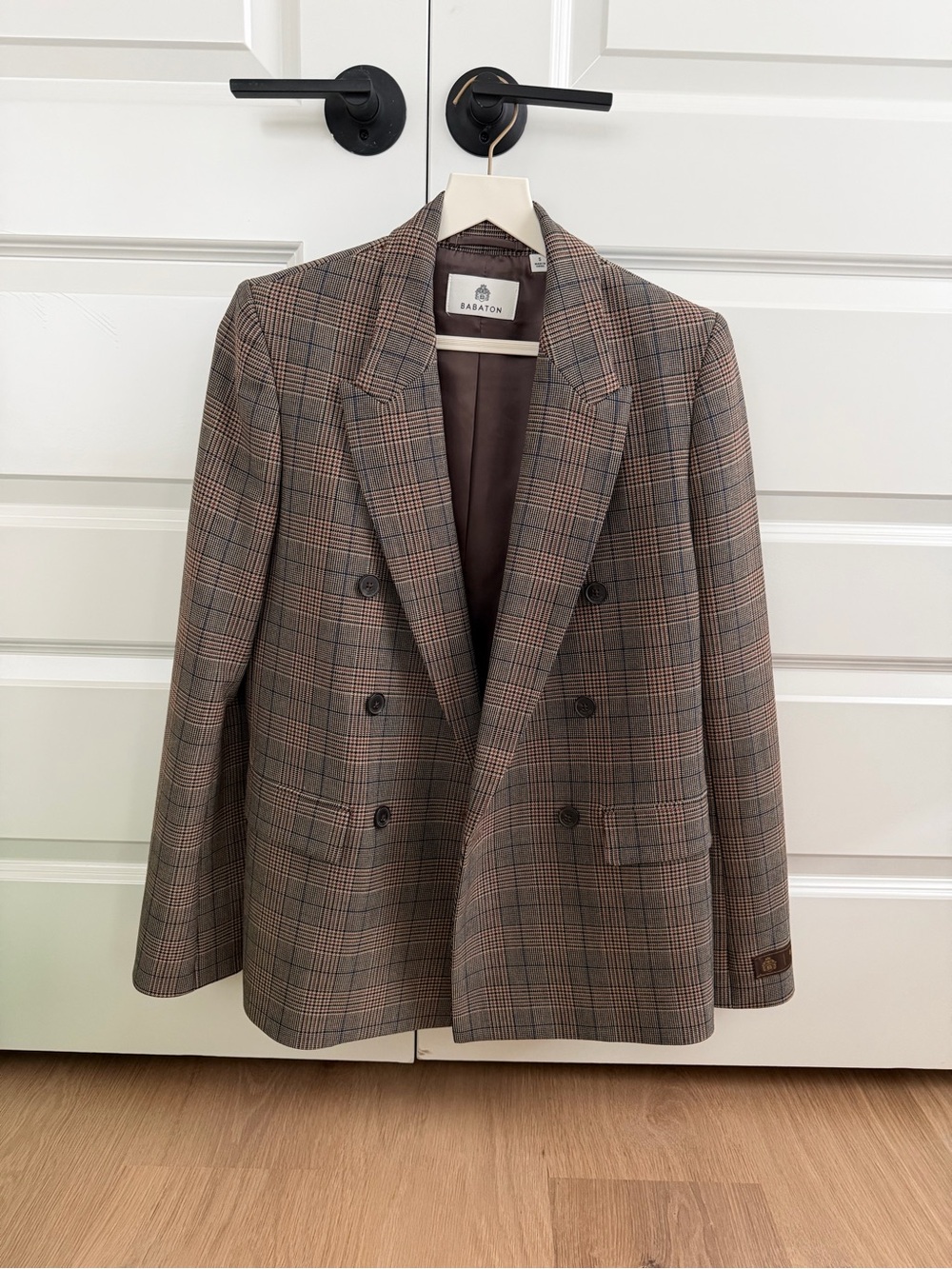 Aritzia Babaton Brown Plaid Double-Breasted Blazer